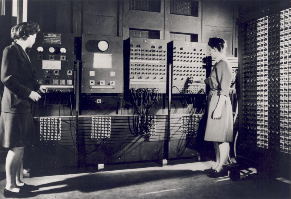 ENIAC programmers Betty Jennings (left) and Frances Bilas (right), preparing the computer in 1946.